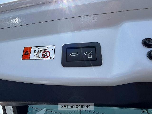 Toyota PRIUS 2023-07 7562674-21