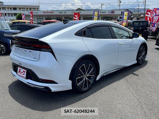 Toyota PRIUS 2023-07 7562674-2