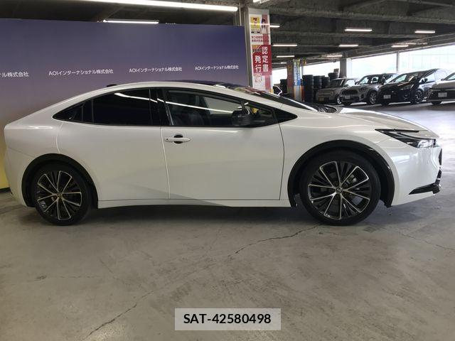 Toyota PRIUS 2024-01 7562675-3