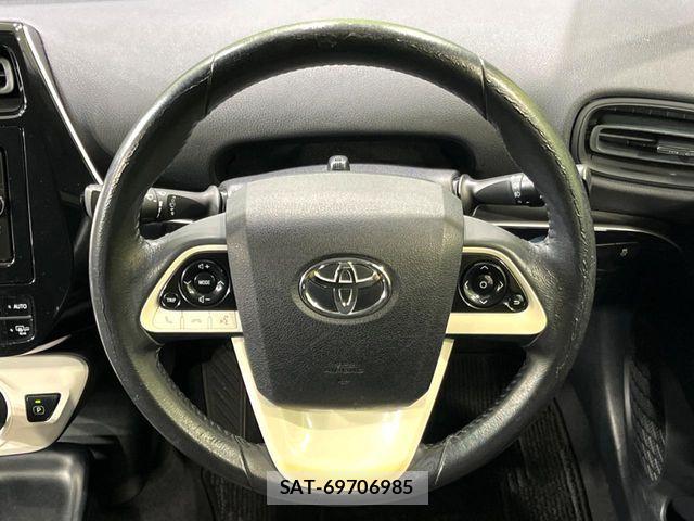 Toyota PRIUS 2017-01 7619364-11