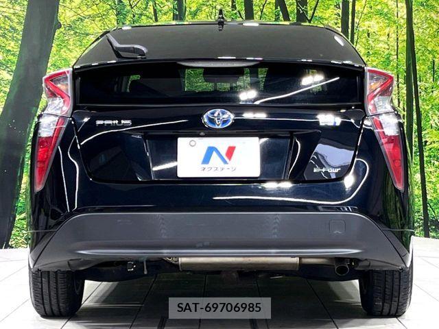 Toyota PRIUS 2017-01 7619364-15