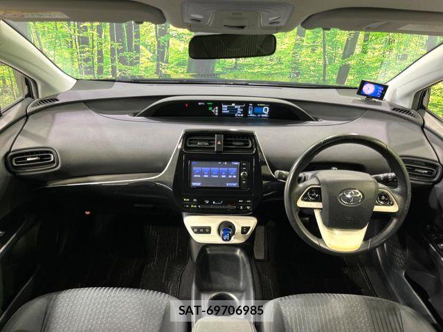 Toyota PRIUS 2017-01 7619364-2