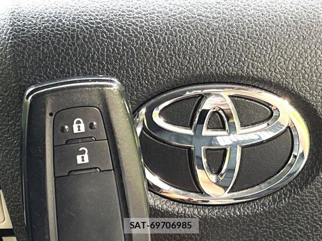 Toyota PRIUS 2017-01 7619364-6
