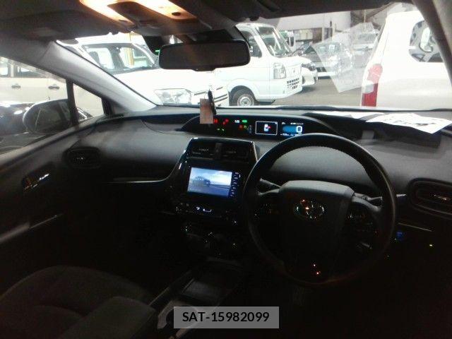 Toyota PRIUS 2021-07 7619361-1