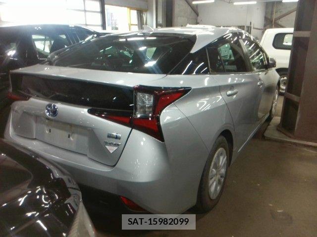 Toyota PRIUS 2021-07 7619361-2