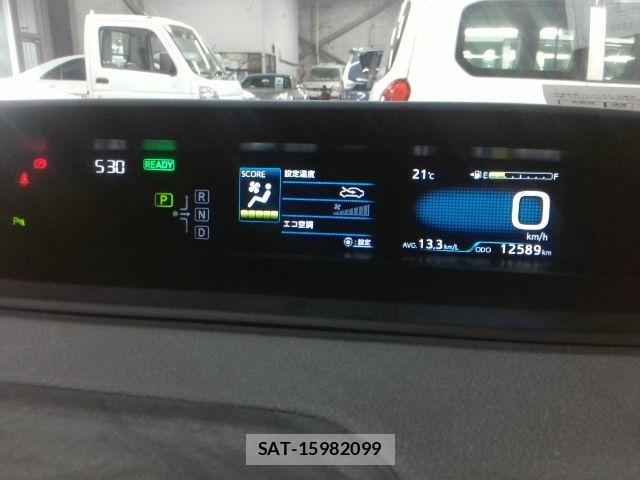 Toyota PRIUS 2021-07 7619361-4