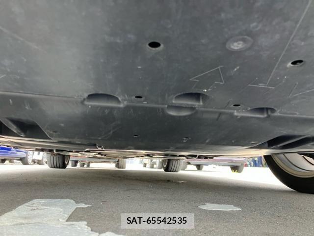 Toyota PRIUS 2015-12 7619367-13