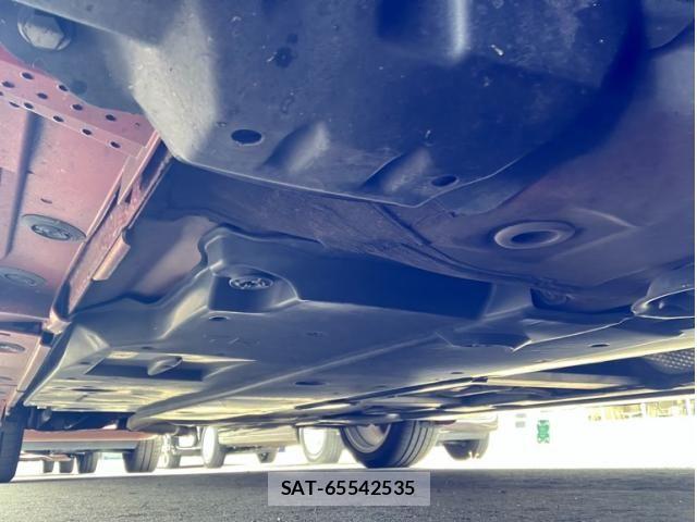 Toyota PRIUS 2015-12 7619367-14