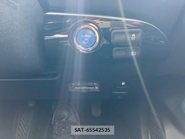 Toyota PRIUS 2015-12 7619367-24