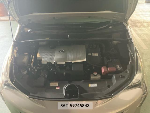 Toyota PRIUS 2016-01 7619366-17