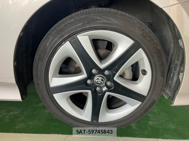 Toyota PRIUS 2016-01 7619366-7