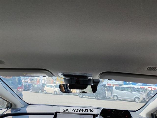 Toyota PRIUS 2023-05 7619356-9
