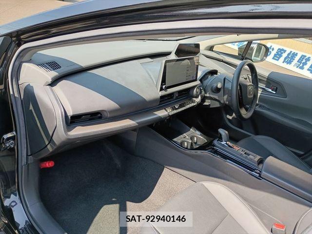 Toyota PRIUS 2023-05 7619356-10