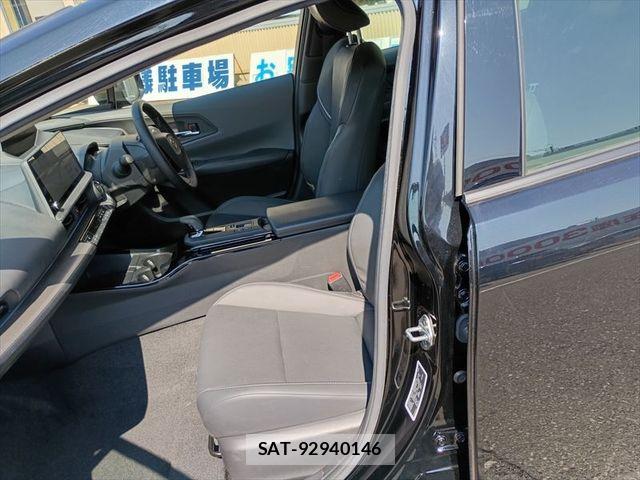 Toyota PRIUS 2023-05 7619356-11