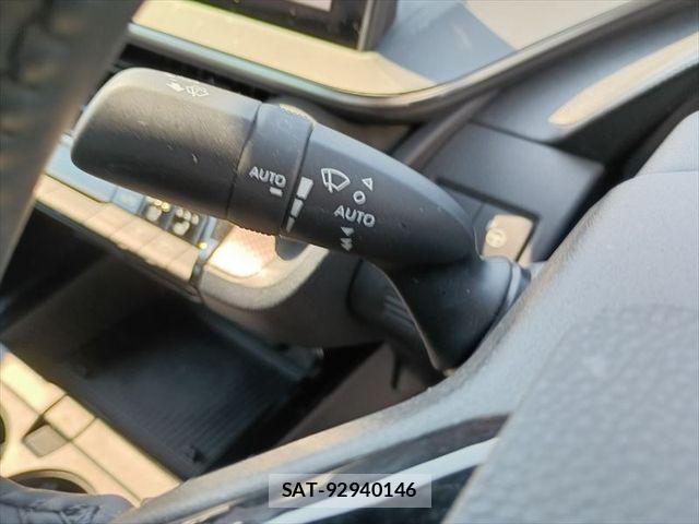 Toyota PRIUS 2023-05 7619356-24