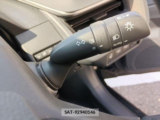 Toyota PRIUS 2023-05 7619356-25