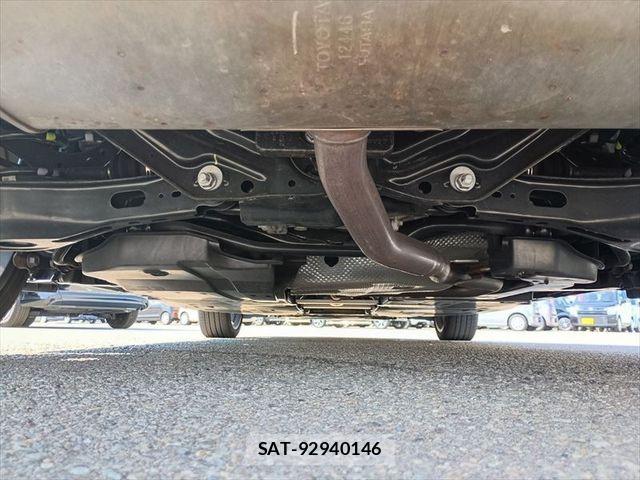 Toyota PRIUS 2023-05 7619356-7