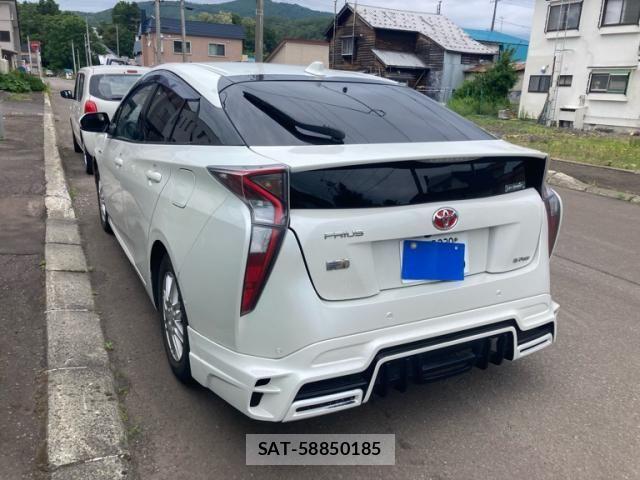 Toyota PRIUS 2016-07 7619365-4