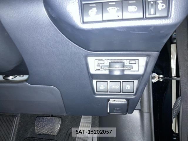 Toyota PRIUS 2023-07 7619352-15