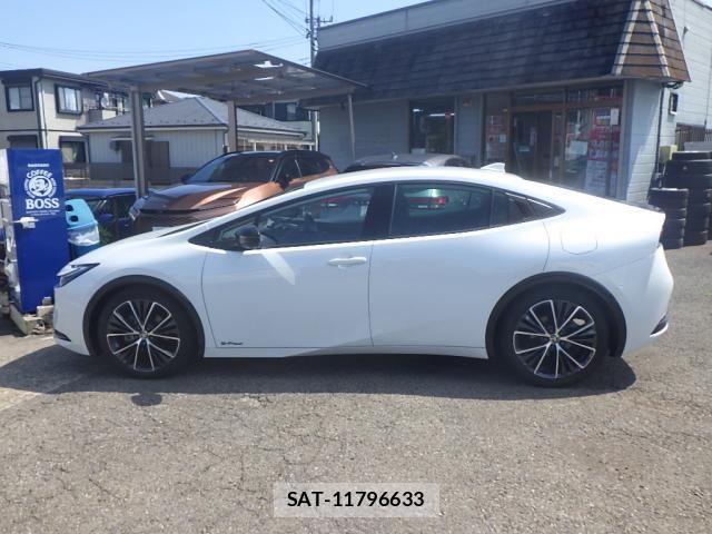 Toyota PRIUS 2023-05 7619354-2