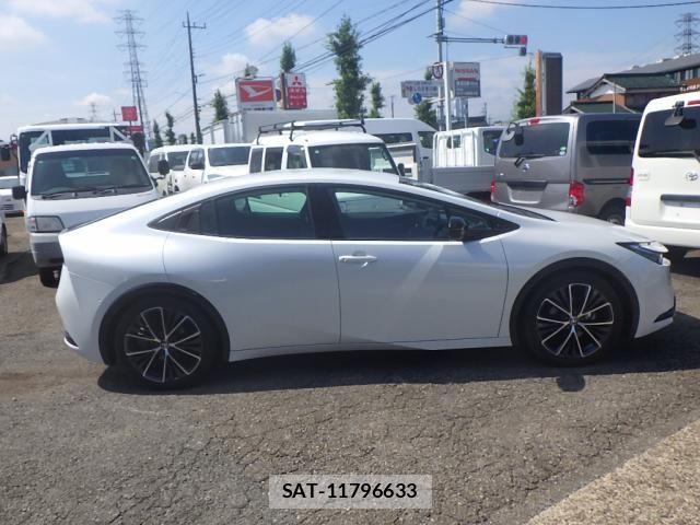 Toyota PRIUS 2023-05 7619354-3