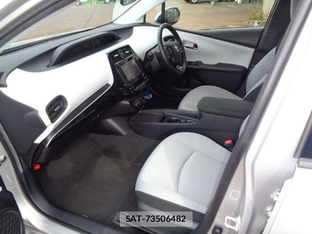 Toyota PRIUS 2019-06 7727508-1