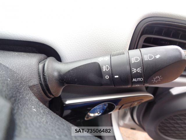 Toyota PRIUS 2019-06 7727508-22