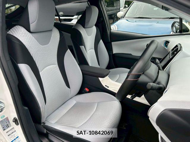 Toyota PRIUS 2017-09 7727504-11