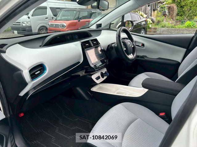 Toyota PRIUS 2017-09 7727504-12