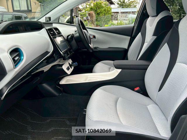 Toyota PRIUS 2017-09 7727504-13