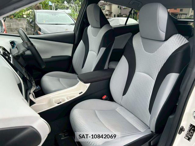 Toyota PRIUS 2017-09 7727504-14