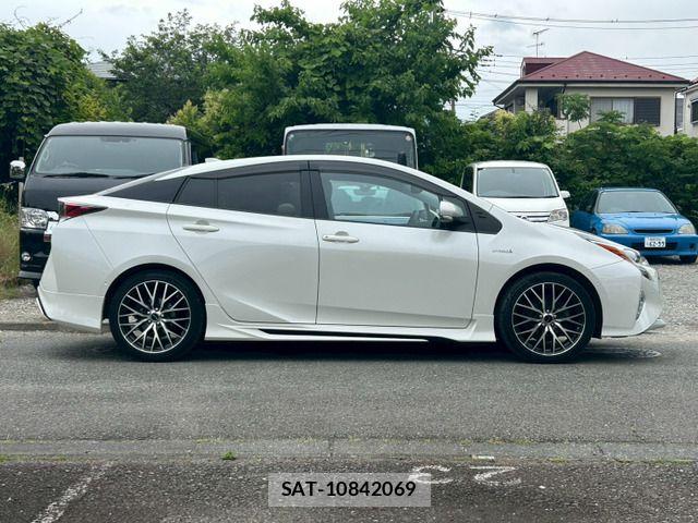Toyota PRIUS 2017-09 7727504-3