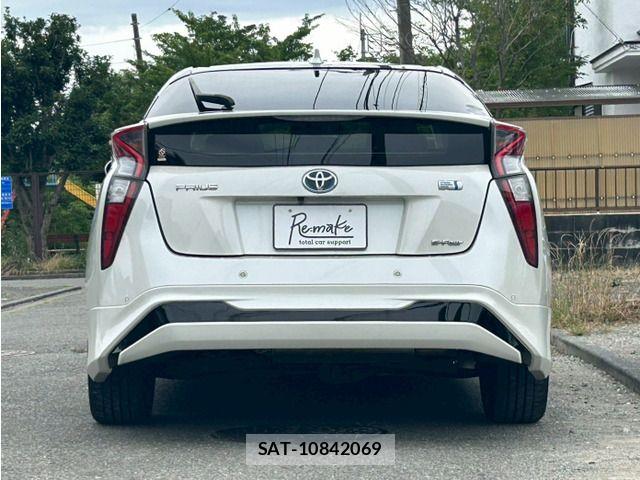 Toyota PRIUS 2017-09 7727504-5