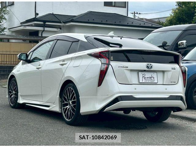Toyota PRIUS 2017-09 7727504-6