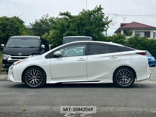 Toyota PRIUS 2017-09 7727504-7