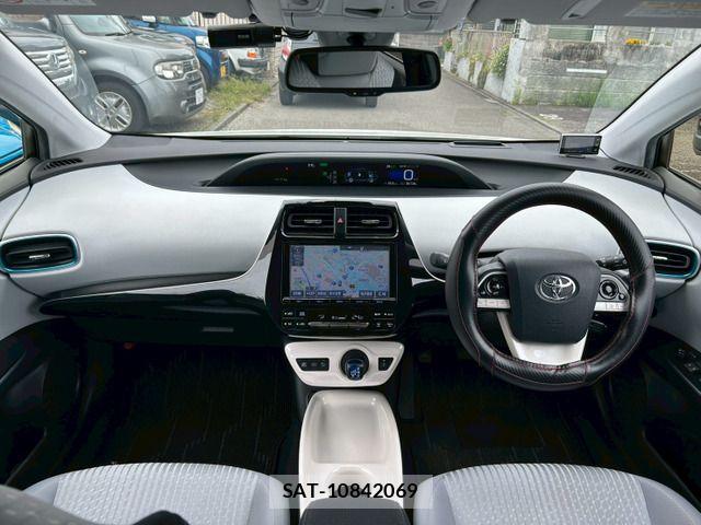 Toyota PRIUS 2017-09 7727504-8