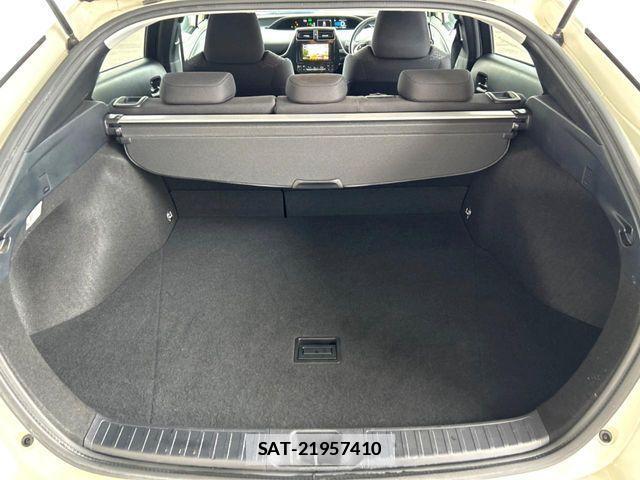 Toyota PRIUS 2015-12 7727505-9