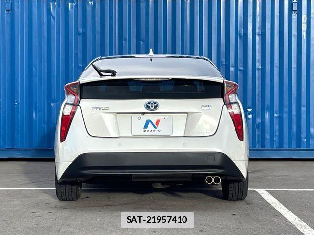 Toyota PRIUS 2015-12 7727505-14