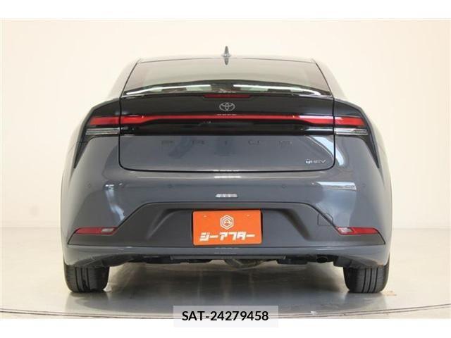 Toyota PRIUS 2023-04 7788434-20