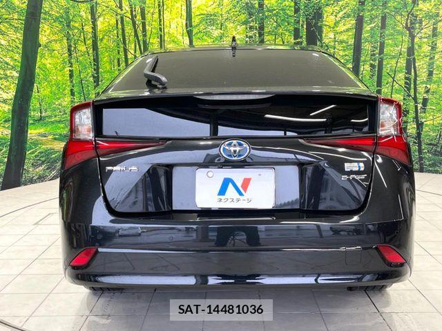 Toyota PRIUS 2021-10 7788432-14