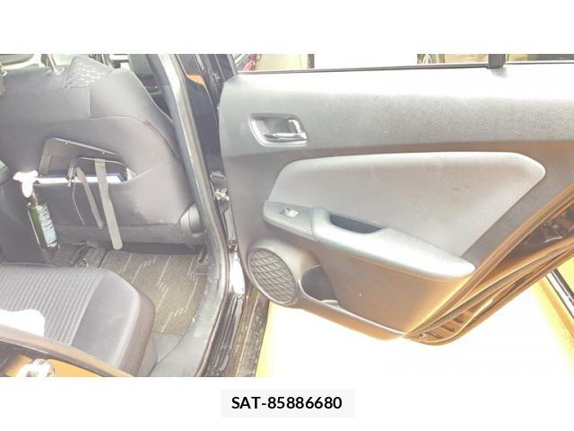 Toyota PRIUS 2018-07 7878953-26