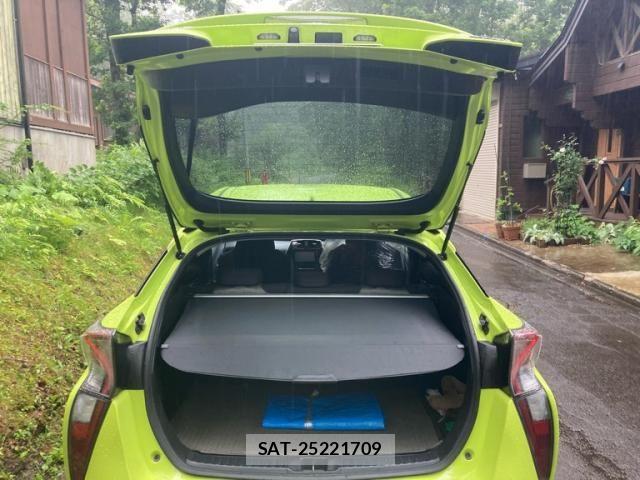 Toyota PRIUS 2015-12 7878963-9