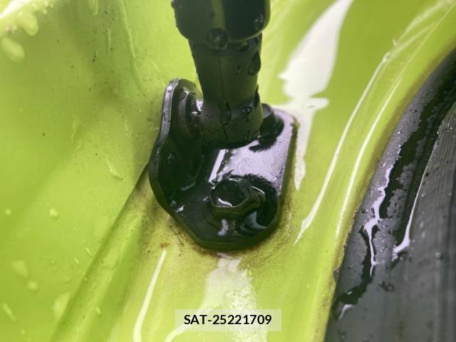 Toyota PRIUS 2015-12 7878963-11