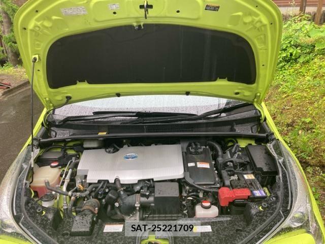 Toyota PRIUS 2015-12 7878963-12