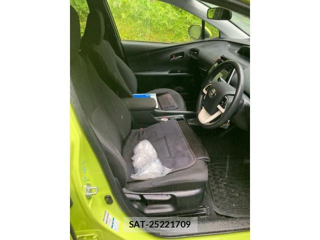 Toyota PRIUS 2015-12 7878963-16