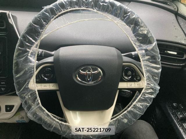 Toyota PRIUS 2015-12 7878963-18
