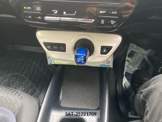 Toyota PRIUS 2015-12 7878963-21