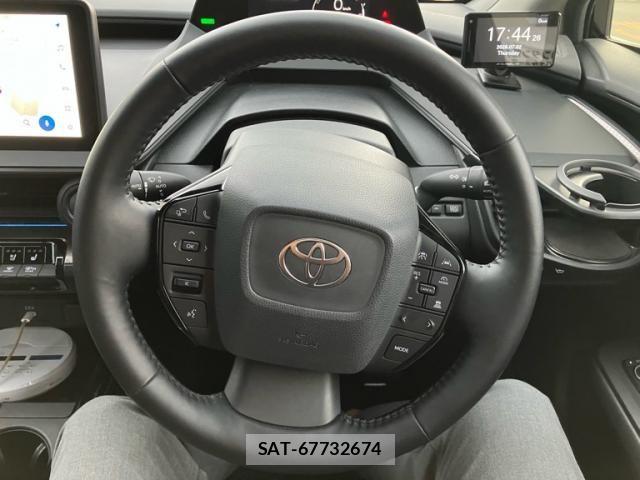 Toyota PRIUS 2023-05 7878952-12
