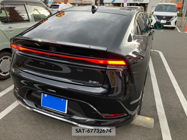 Toyota PRIUS 2023-05 7878952-3
