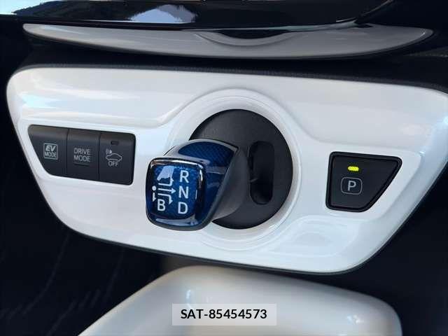 Toyota PRIUS 2016-05 7878954-15